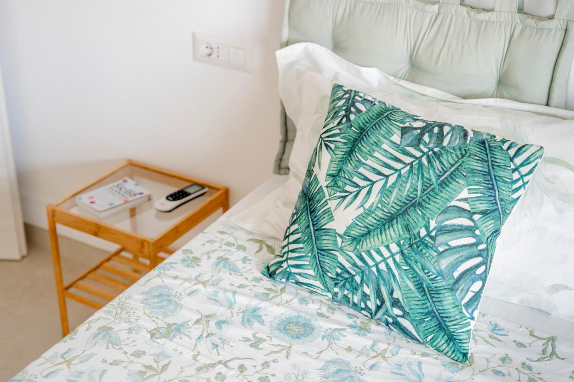 Eos Sea View Apartments Siraküza Dış mekan fotoğraf