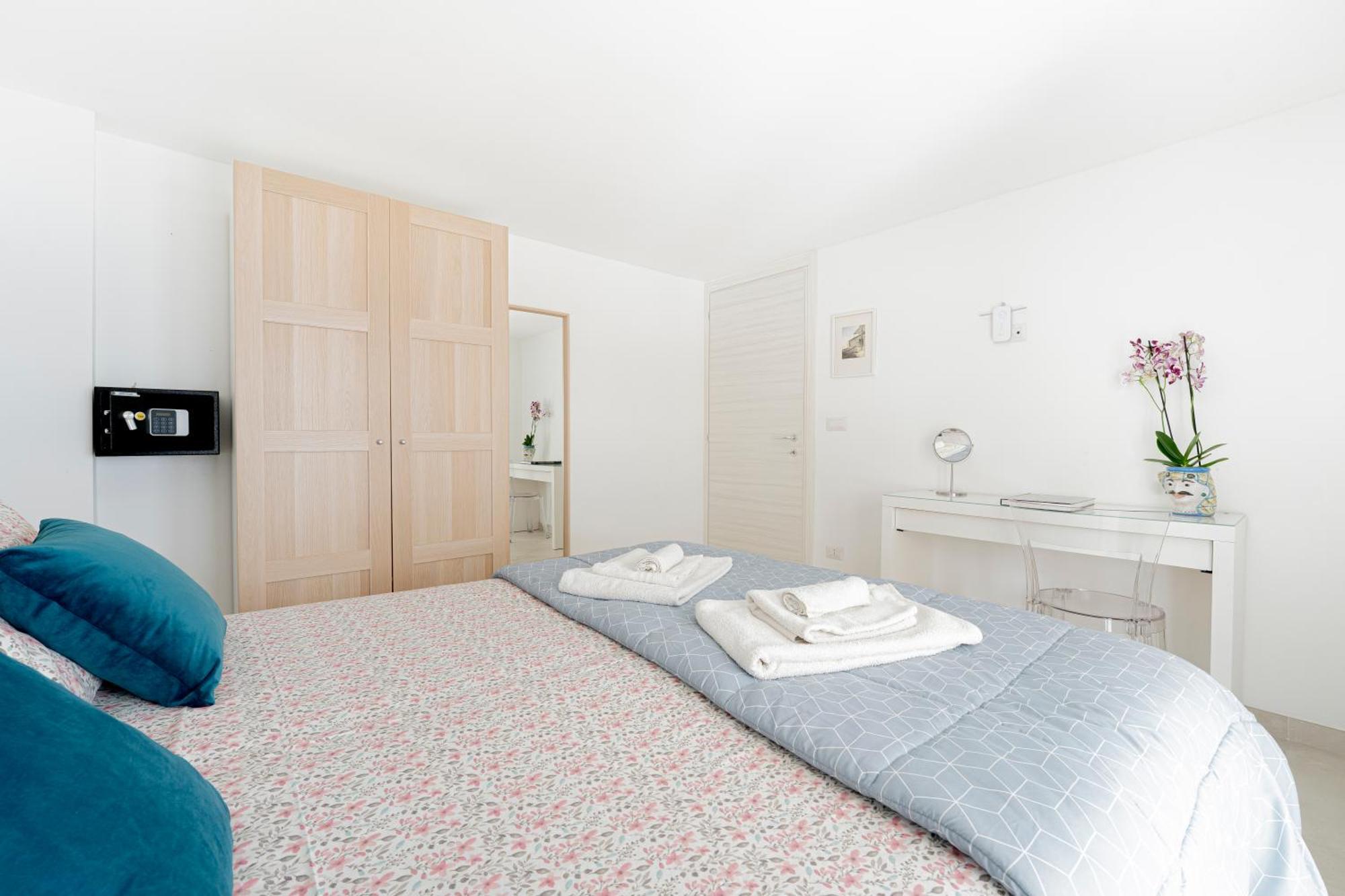 Eos Sea View Apartments Siraküza Dış mekan fotoğraf